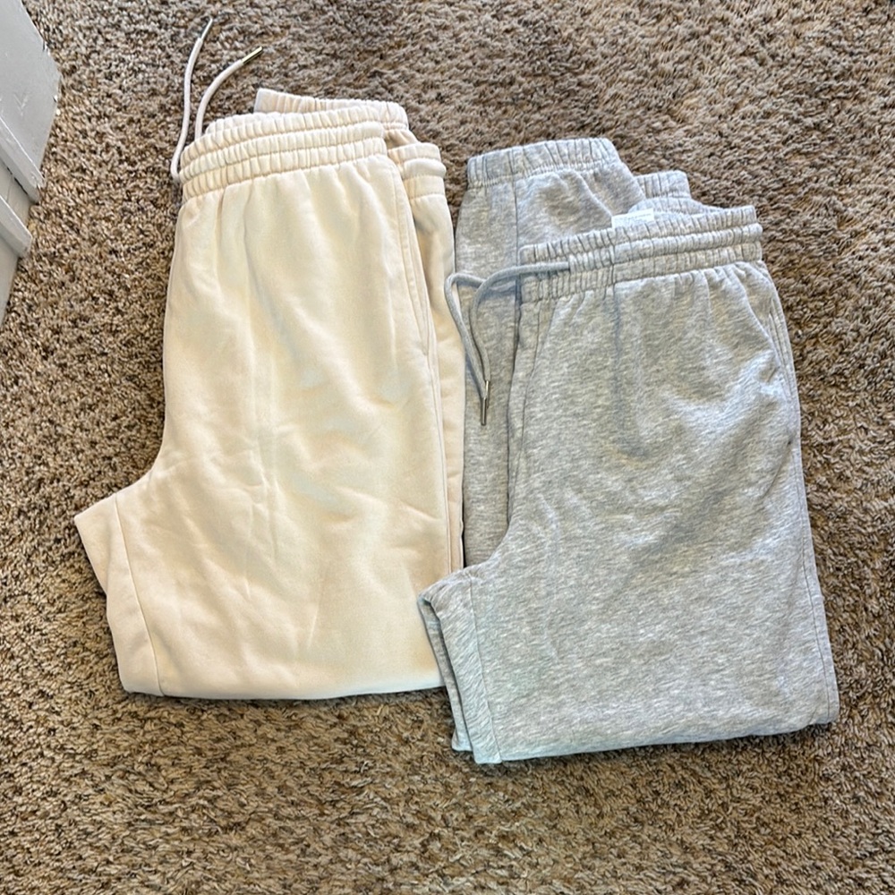 Cozy Women’s Jogger Sweatpants- Cream and Gray